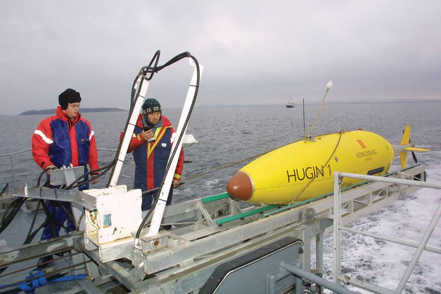 Um Hugin AUV sendo lançado (Cortesia Kongsberg)
