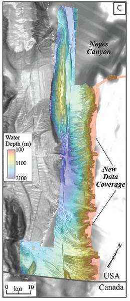 NOAA船に乗った研究者フェアウェザーは、4月から7月にかけて深度500〜7,000フィートの水深で、米国とカナダの国境に沿った地域でマルチビームの深度データを収集しました（USGS）