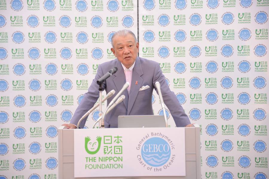Yohei Sasakawa lanza la fase operativa del proyecto de la Fundación Nippon - GEBCO Seabed 2030 en Tokio en febrero de 2018. Foto: GEBCO Seabed 2030