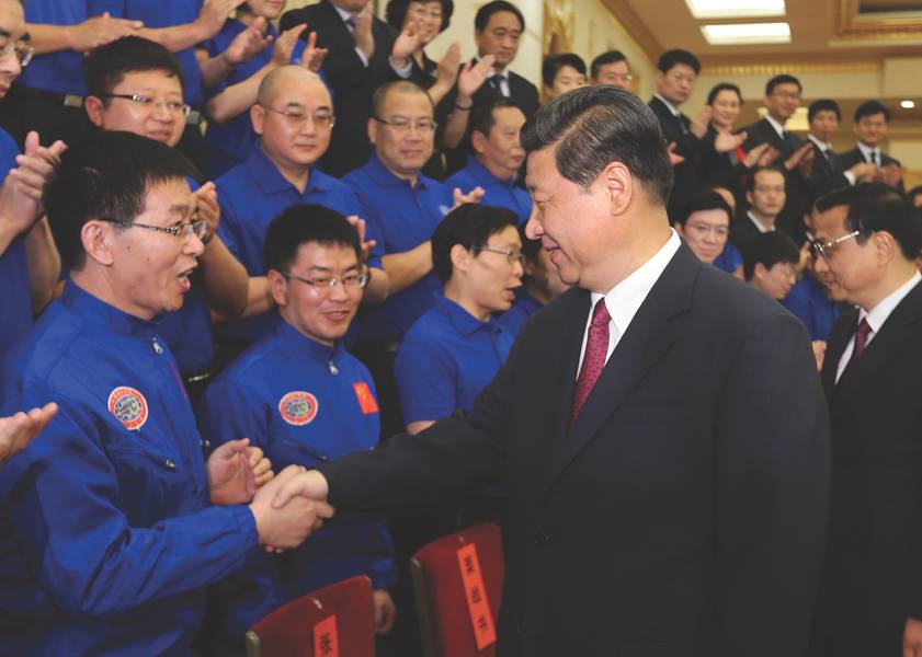 El profesor Cui Weicheng recibió el título "Héroe nacional de China", del presidente de la República Popular China, Xi Jinping, luego de sus exitosas inmersiones a más de 7.000 m en el sumergible Jiaolong. (Imagen: Profesor Cui Weicheng, Shanghai Ocean University)