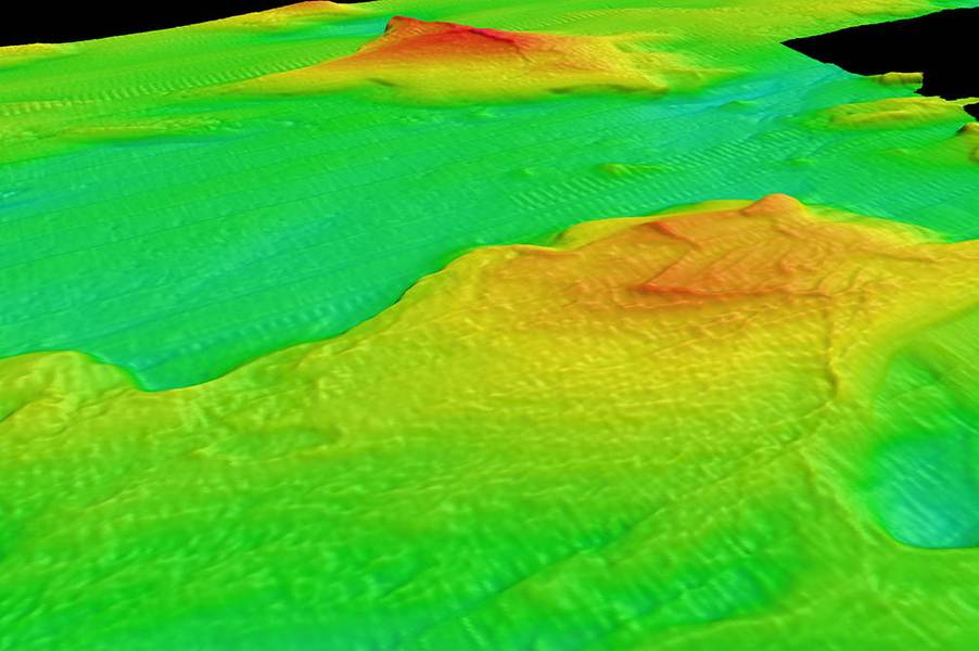 Ένας επεξεργασμένος χάρτης βαρυμετρίας δείχνει τους βυθούς της λίμνης Huron στο Thunder Bay National Marine Sanctuary χρησιμοποιώντας δεδομένα που συλλέγονται από την ASV BEN. Τα διαφορετικά χρώματα δείχνουν διαφορετικά ύψη των ενδιαφερόντων χαρακτηριστικών της λίμνης (τα ύψη είναι υπερβολικά για να καταστούν τα χαρακτηριστικά πιο ξεκάθαρα). Αυτός ο τύπος χαρτών μπορεί να χρησιμοποιηθεί για να χαρακτηρίσει τη λίμνη και τα ενδιαιτήματα, καθώς και να σχεδιάσει μελλοντική εξερεύνηση. (Εικόνα: OET / UNH-CCOM)