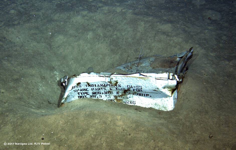 Изображение, снятое с ROV, показывает коробку запасных частей от USS Indianapolis на полу Тихий океан на более чем 16 000 футах воды. (Фото любезно предоставлено Полом Г. Алленом)
