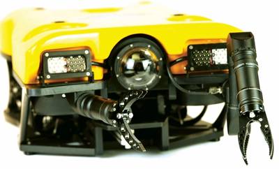 El Defender está equipado con manipuladores duales Blueprint Labs R5M de 5 ejes. Imagen: VideoRay