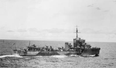 HMAS Vampir (© Commonwealth of Australia 2018)