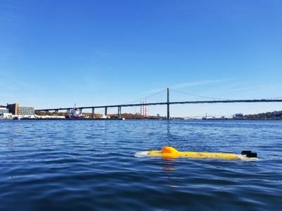 2017年11月、ハリファックス・ハーバーでシー・トライアルを実施しているサンダーフィッシュ・プロトタイプ。（写真：Kraken Robotics Inc.）