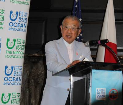 Yohei Sasakawa, Vorsitzender der Nippon Foundation, spricht bei der Unterzeichnung einer Absichtserklärung mit Deepstar. Foto: Greg Trauthwein