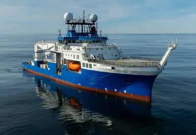 O navio de pesquisa R/V Falkor (também) após uma reconstrução da proa que melhora significativamente a precisão e a confiabilidade dos sistemas de sonar da embarcação na captura de dados de mapeamento de alta qualidade, mesmo em condições climáticas adversas. Foto: Misha Vallejo Prut/Schmidt Ocean Institute