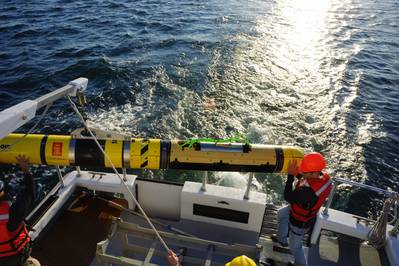 美国海军的REMUS 600 AUV装有Kraken的AquaPix MINSAS合成孔径声呐。 （照片：Kraken）