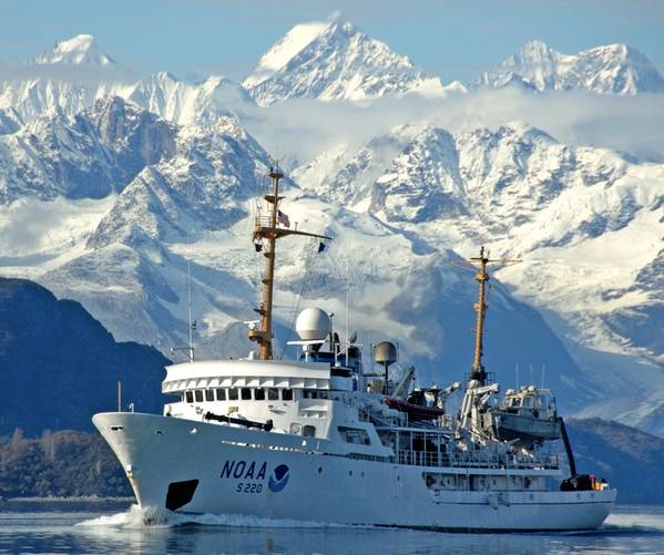 Datei Foto: NOAA Ship Fairweather unterwegs in Alaska (Foto: NOAA)