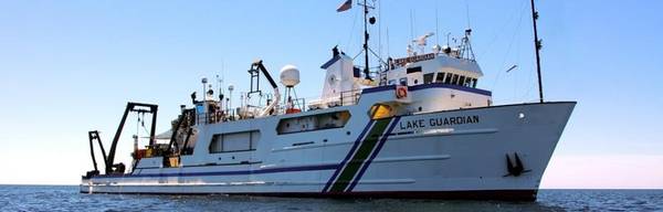 这艘180英尺长的RV Lake Guardian是EPA船队中最大的研究船，也是五大湖上最大的研究船。它的停泊能力为41人，其中包括14名船员和27名访问科学家。 （图片：EPA）