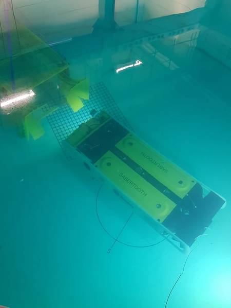 Sabertooth in tank（照片：Saab Seaeye）
