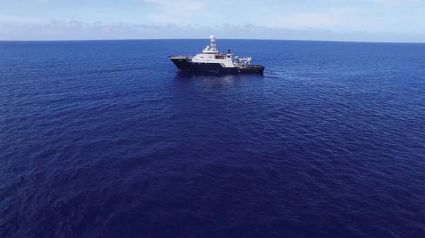 USSインディアナポリスを求めて海上でマイクロソフト共同創設者および慈善家ポールG.アレンによって所有されているR / V Petrel。 （写真提供：Paul G. Allen）