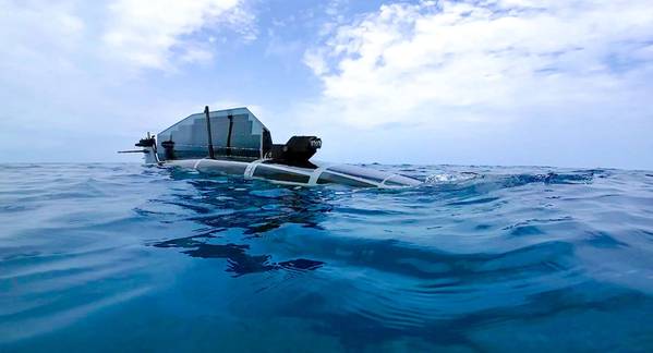 El vehículo autónomo de superficie y submarino (AUSV) Triton de Ocean Aero fue adquirido por el Puerto de Gulfport el año pasado. Crédito: Ocean Aero