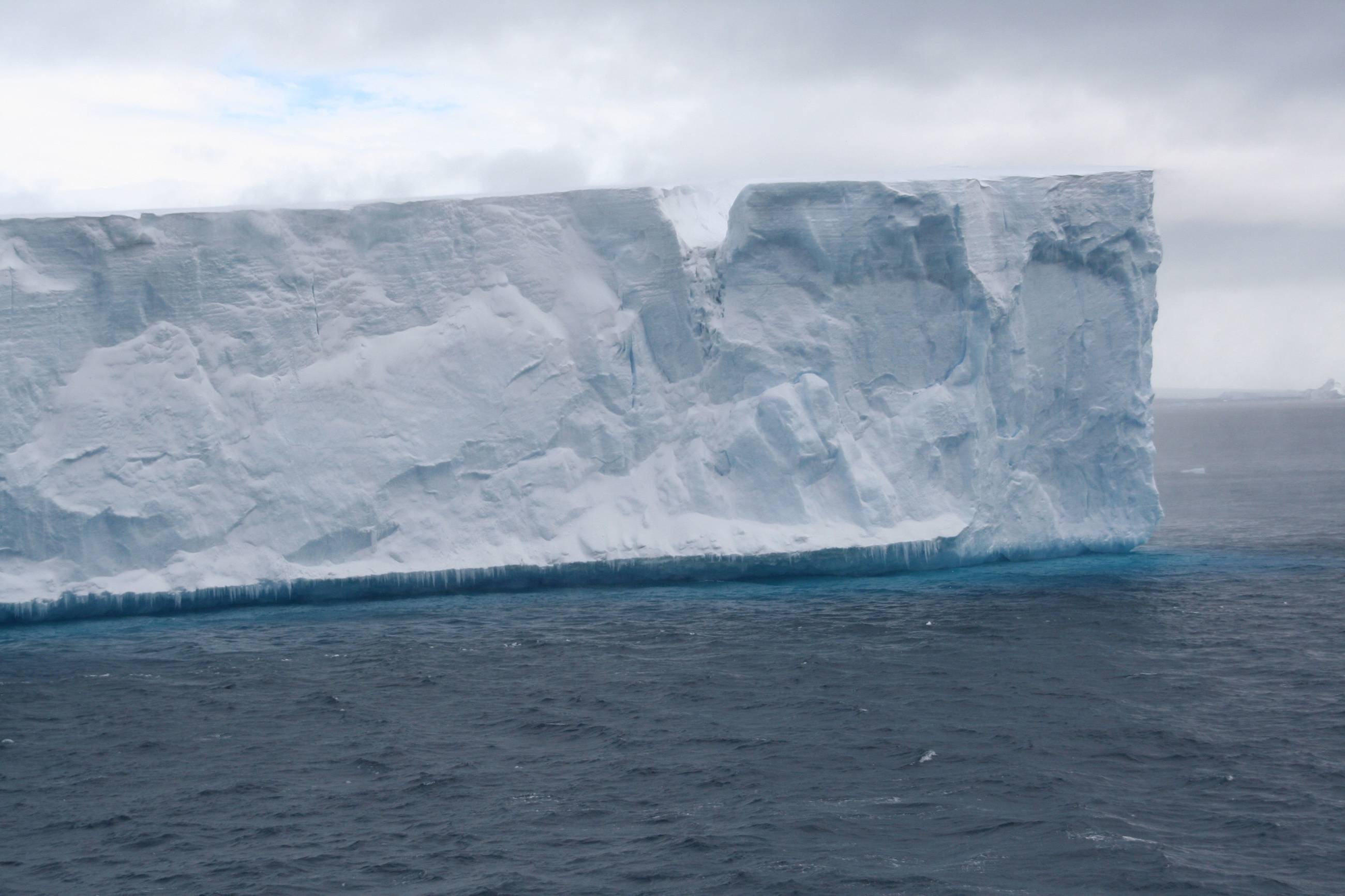 Giant Iceberg Breaks Off Antarctica