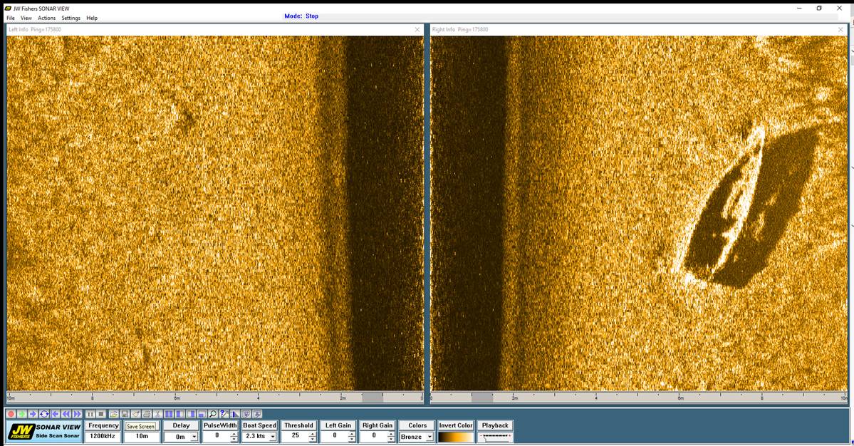 Side scan sonar image. Side scan. гидролокатор бокового обзора starfish. Sonar display. Side scan.