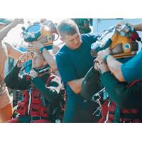Commander Bobbie Scholley and Captain Chris Murray in Mk 21 with DUI hot water suits in preparations to dive to 240 fsw during MONITOR Expedition 2001. Photo courtesy of US Navy/Released.