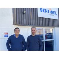 L-R: Neil Gordon, Sentinel Subsea CEO, John Duncan, Alba Equity Founder & Director / Credit: Sentinel Subsea