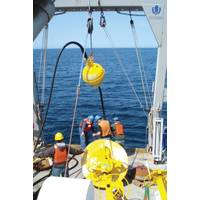 A stretch hose being deployed at sea (Photo: EOM Offshore)