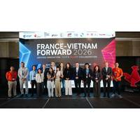Winners of the Challenge for impact on the stage of France Vietnam Forward (Credit: ZEBOX)