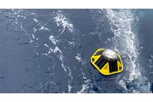 A small solar-powered wave buoy casts off into the ocean.
Source: UWA
