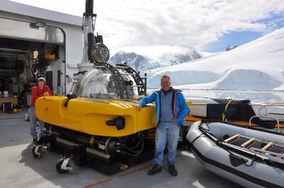 Antarctic Dive: Photo courtesy of Triton
