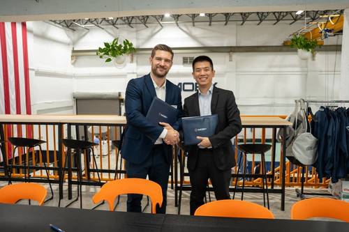 L to R: Alexander Petersen, Co-Founder and CEO of MOBY Robotics and Michael Kei, ABS Vice President, Technology (Source: ABS)