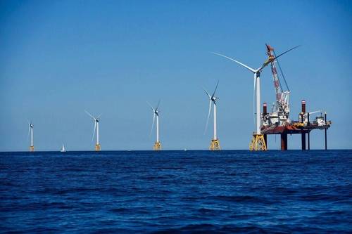 Another turbine is installed at the U.S.Block Island site in August 2016 (Photo: Business Network for Offshore Wind)