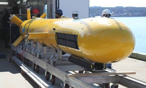 AquaPix INSAS system integrated into DRDC's Arctic Explorer AUV (Credit Kraken)