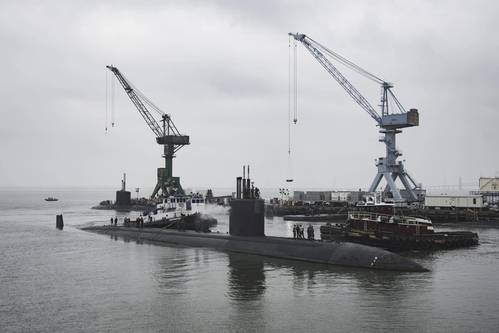USS Boise (SSN 764) arrives at Huntington Ingalls Industries’ Newport News Shipbuilding division to begin its 25-month extended engineering overhaul (Photo by Ashley Cowan/HII)