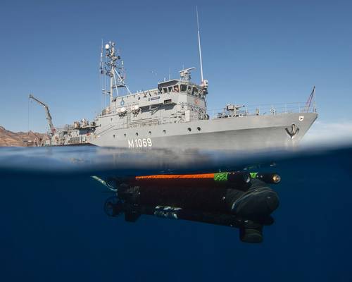 Mine disposal vehicle SeaFox launched from the minehunting vessel Homburg of the German Navy (Source: NATO/Cedric Artigues)