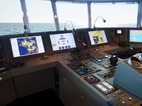 Example of a Synapsis INS, installed on a research vessel. (Photo: Raytheon Anschütz)
