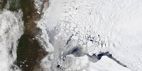 Image of sea ice in the Beaufort Sea, acquired on 3 June 2017 by the Moderate Resolution Imaging Spectroradiometer (MODIS) instrument, on board the Aqua satellite. (Photo: NASA)