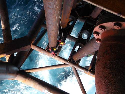 CAN inspectors carry out close visual and ultrasonic inspections as part of a conductor survey.