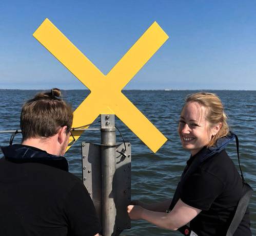 Installation of water level measuring station, Schleswig-Holstein Wadden Sea (Photo: MacArtney)