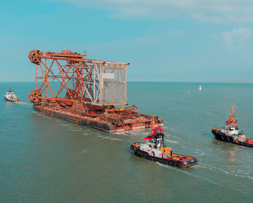 Jacket delivery: Photo courtesy of Heerema Fabrication Group