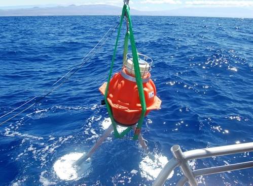 Long-life subsea logging node Fetch was deployed in 550 feet of water to measure ocean temperature and pressure. The Liquid Robotics Wave Glider uploaded the logged data via its high speed acoustic modem, transmitting it to shore via satellite.