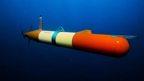 MBARI’s long-range autonomous underwater vehicle (LRAUV) underwater during a deployment in Monterey Bay.
Credit: © 2021 MBARI/Monterey Bay Aquarium.
