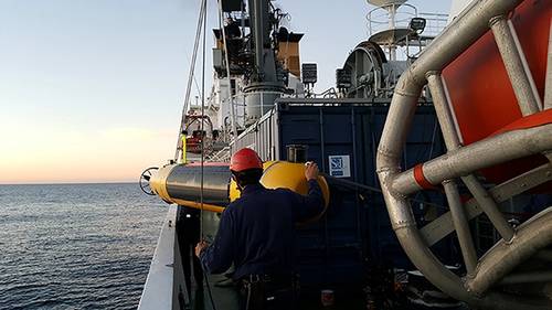 MUSCLE Autonomous Underwater Vehicle Deployment. Photo courtesy of CMRE
