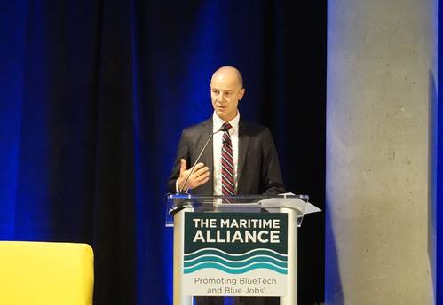 Pål Narve Somdalen delivers the morning keynote speech at the BlueTech Summit & Tech Expo in San Diego on November 8, 2017 (Photo: Eric Haun)