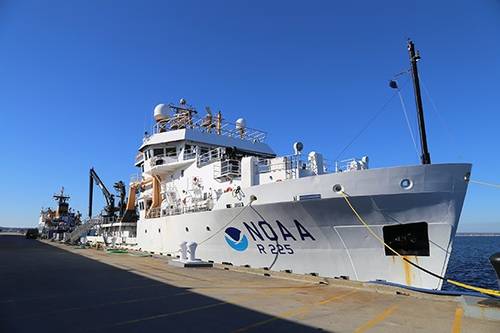NOAA Ship Henry B. Bigelow alongside in Newport, R.I. (Photo: NOAA)