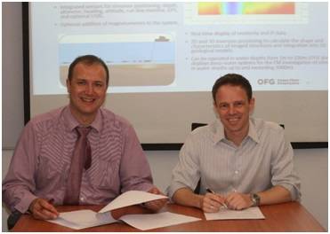 OFG’s CEO, Matthew Kowalczyk, and SPS’ CEO,Thomas Sjoberg, sign the agency agreement at Salcon Petroleum Services’ office in Kuala Lumpur, Malaysia on April 27, 2016 (Photo: OFG)