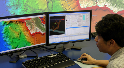 An operator performing in-office simulations of a cable lay during Makai’s training course. (Photo: Makai)
