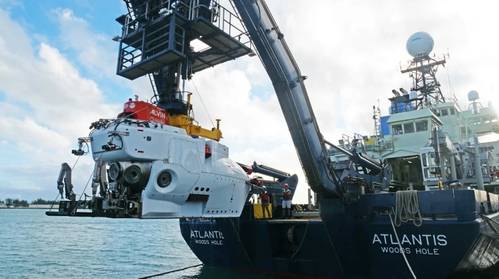 (Photo: Ken Kostel, Woods Hole Oceanographic Institution)