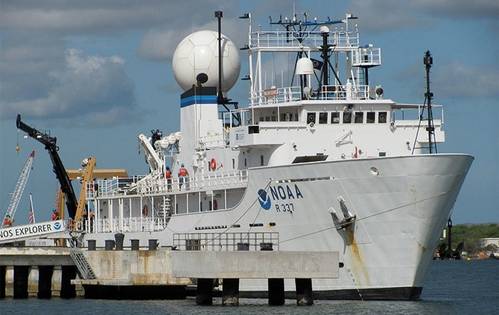 Research ship: Photo courtesy of NOAA