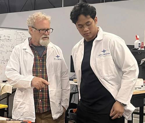 Saltenna Engineers advance plasmonic wireless communications. © Saltenna