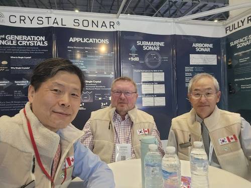 From left: Dr. Sang-Goo Lee, CEO of iBULe Photonics, Richard Watson, Consultant, Higgin Ko, Vice President of iBULe Photonics. © iBULe Photonics