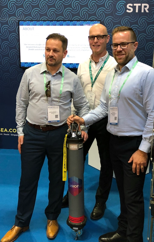L – R Scott Johnstone (STR), Simon Goldsworthy (Sonardyne) and Jason French (STR) announce the investment at the OSEA 2018 exhibition (Photo: Sonardyne)