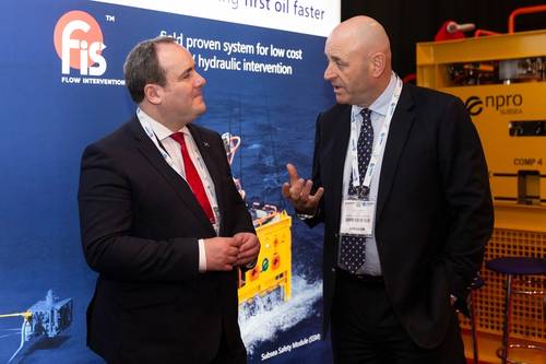 Scottish Government minister for Energy, Connectivity and the Islands, Paul Wheelhouse MSP with Ian Donald, Enpro Subsea managing director (Photo: Enpro Subsea)