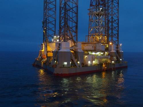Seadrill 6 at night: Photo courtesy of Seadrill