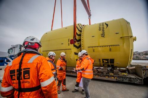 AWS Waveswing arrival on Copelands Dock (credit Colin Keldie)